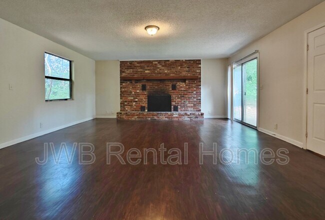 Photo - 2228 Betsy Dr