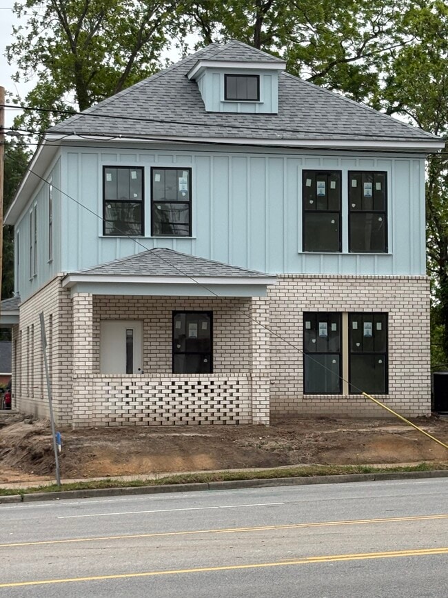 Photo - 2462 Millwood Ave