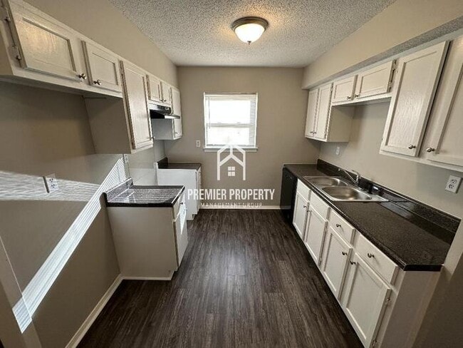 Photo - 6313 Leamont Dr