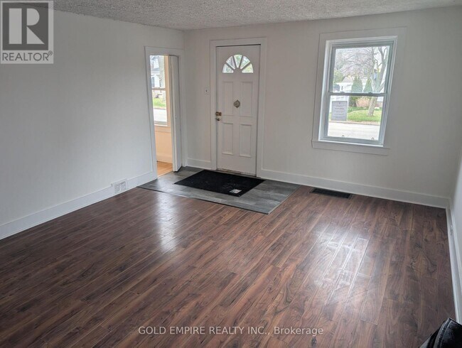 Photo - 317 Maxwell St