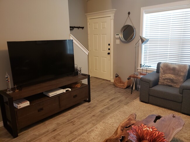 Photo - 301 Southwest Pkwy Unidad 328