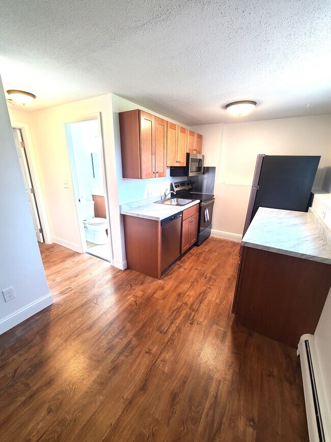 121 Great Rd