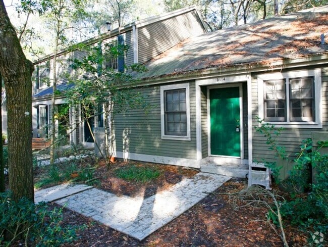 Building Photo - Beautiful 2 bedroom condo located in the u...