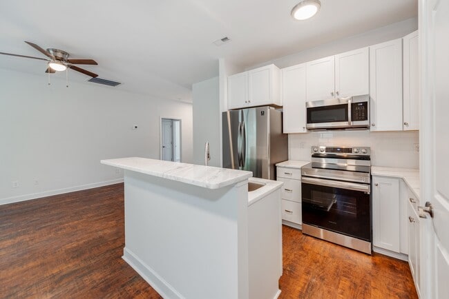 Photo - 910 N Ransom St