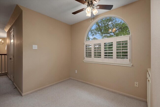 Photo - 14151 Buckingham Ln