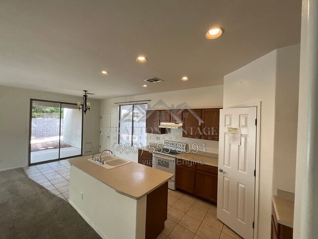 Photo - 192 W Mahogany Pl