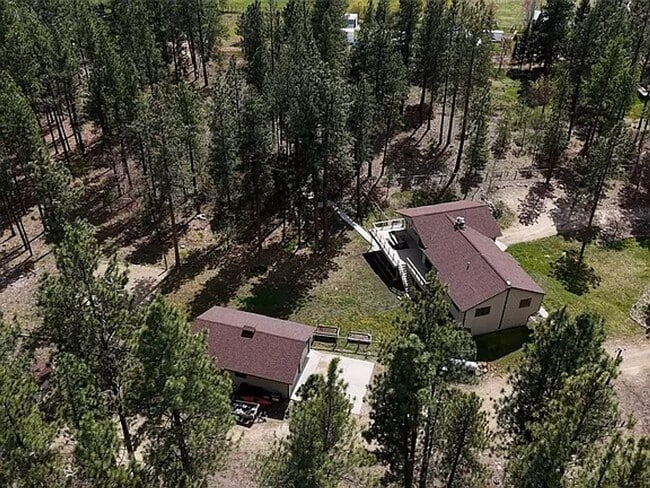 Photo - Beautiful spacious 3 bed, 3 bath home situated on 2.53 private acres in Stevensville.