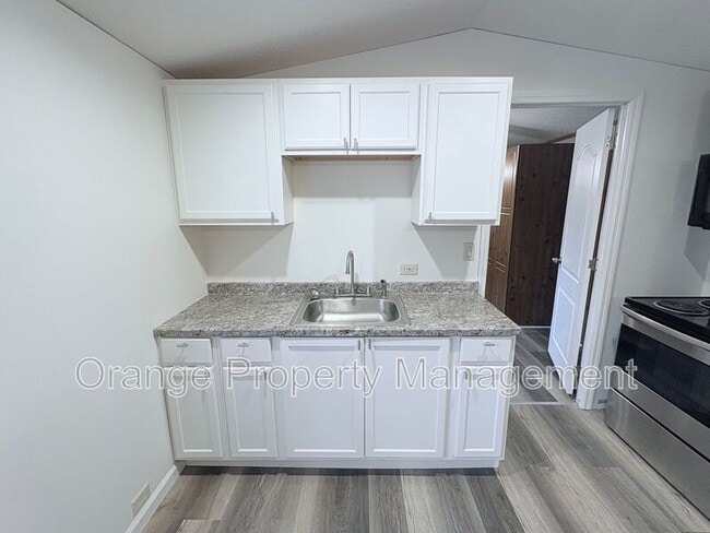 Photo - 930 Cedar Village Ln