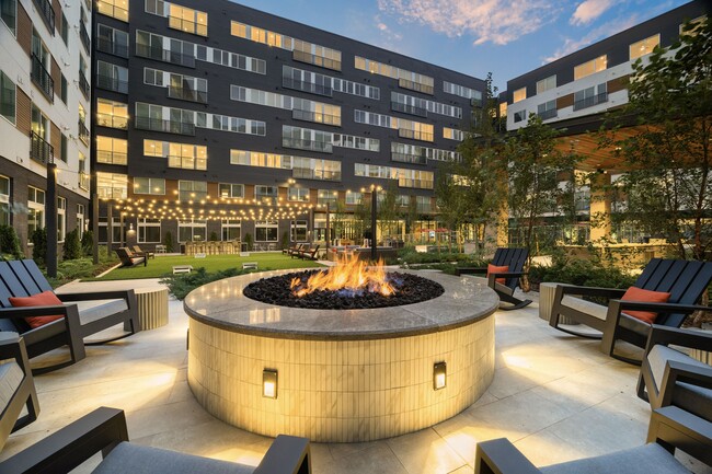 Building Photo - Hanover RiNo Rental