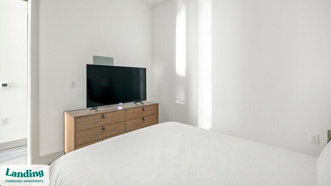 3030 Summer St Unit 223