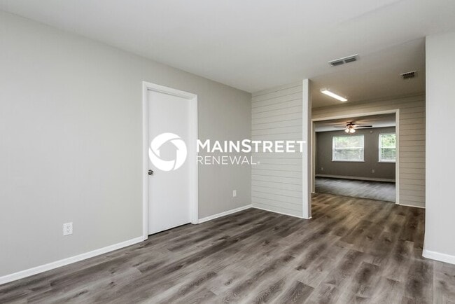 Photo - 3 Bedroom Pet-Friendly Home in KISSIMMEE, FL with Main Street Renewal