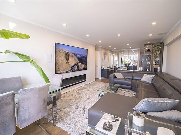 Photo - 1625 Emmons Ave