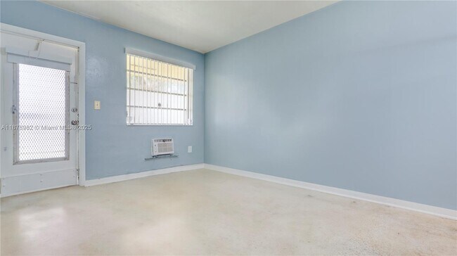 Photo - 28 NW 170th St Unit 2