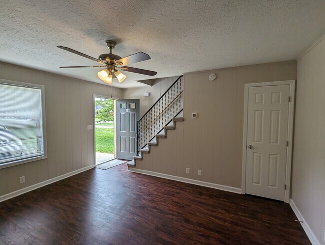 Photo - 112 Victor Reiter Pky Unit 19