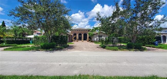 Photo - 12965 SW 197th St