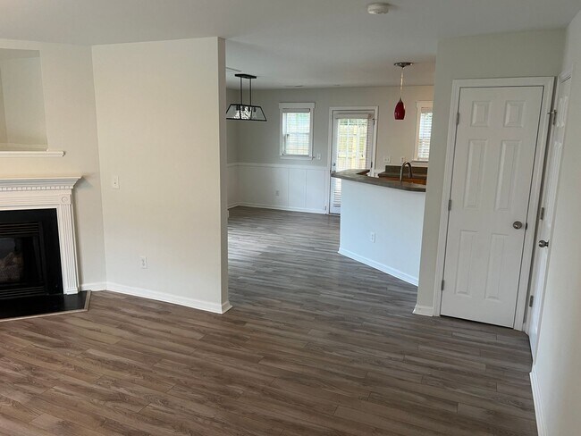 Photo - **Quaint 4/2.5 in Raleigh**