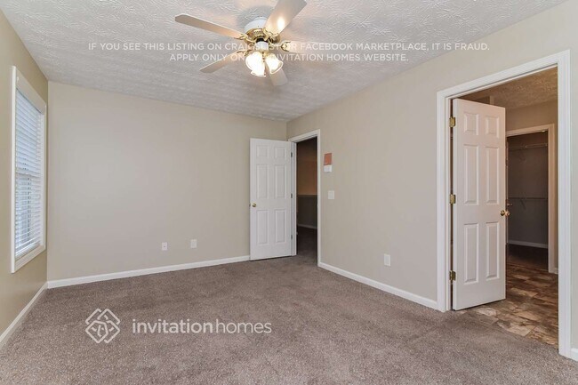 Photo - 170 Kentshire Pl NW