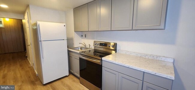 Building Photo - 1016 7th St Rental