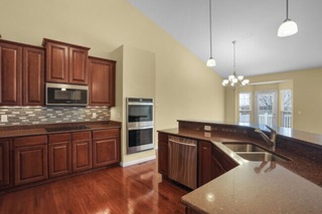 Photo - 6855 Kensington Dr