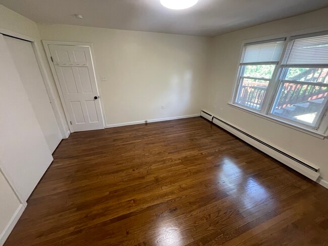 Photo - 235 Russell St