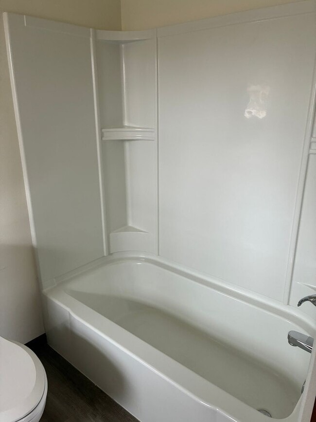 Photo - 806 8th Ave NW Unidad Upper Level