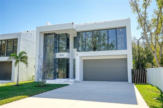 Photo - 7608 Antilla St