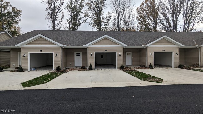 Building Photo - 640 Treadway Blvd Rental