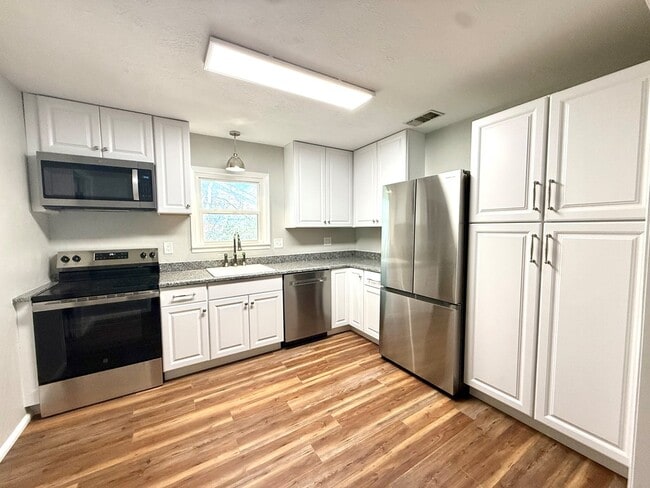 Photo - 329 W Main St