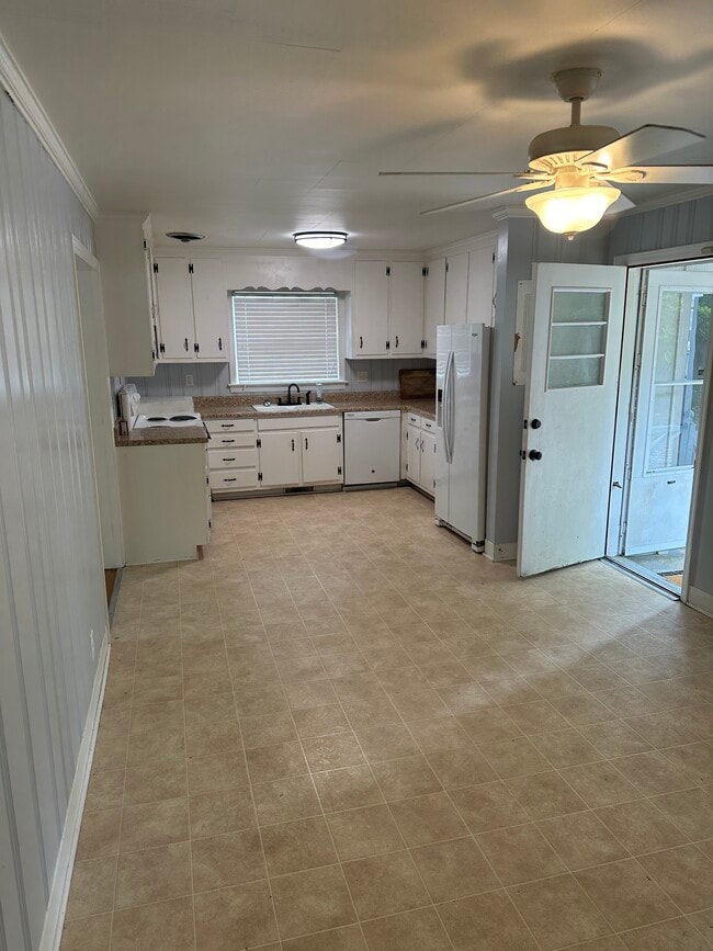 Photo - 1811 Nash St NW