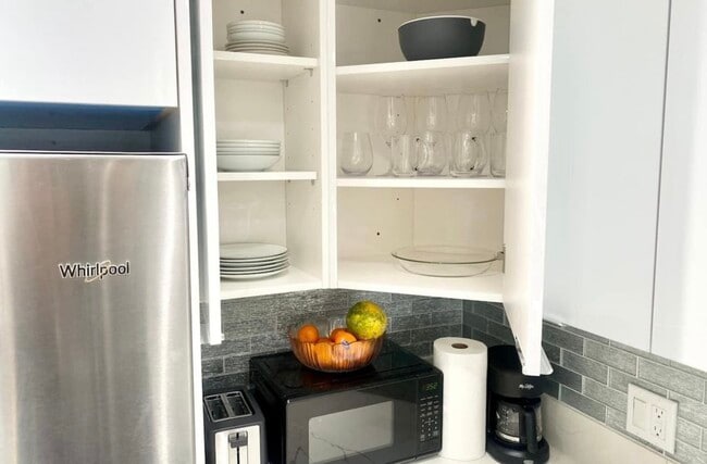 441 Lewers St Unit 808