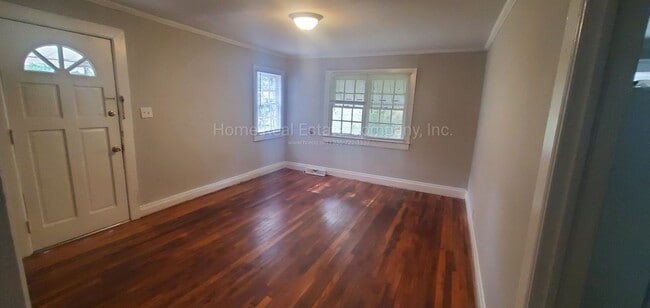 Photo - 2705 Ludwig St