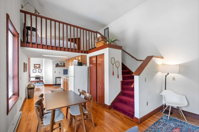 Photo - 402 W Dayton St Unit ID1377400P