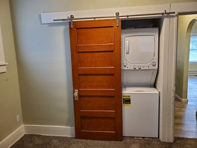 Photo - 619 20th St N