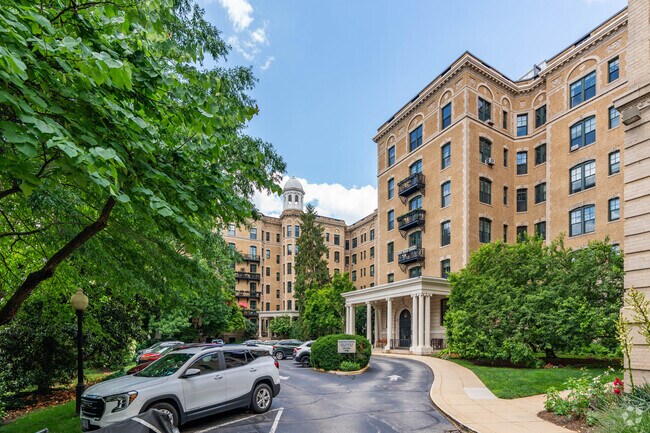 2853 Ontario Rd NW - The Ontario