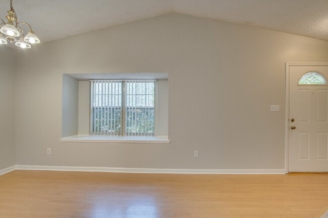 Photo - North Pensacola 3BR/2BA Home Near UWF Featuring Vaulted Ceilings & Privacy-Fenced Backyard