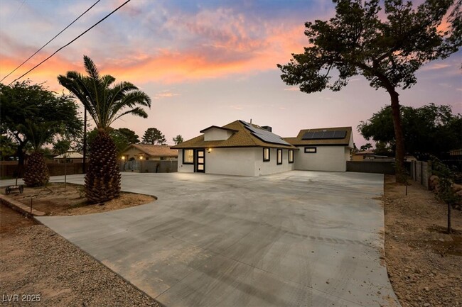 Building Photo - 7724 Rancho Destino Rd Rental