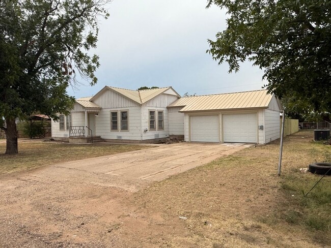 Building Photo - Country-Side Chic: Fully Renovated 3-Bed, ... Rental