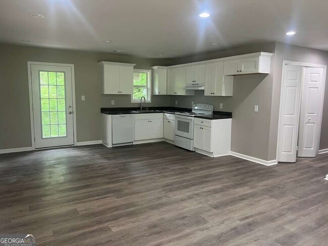 Photo - 1996 Chestnut Log Dr