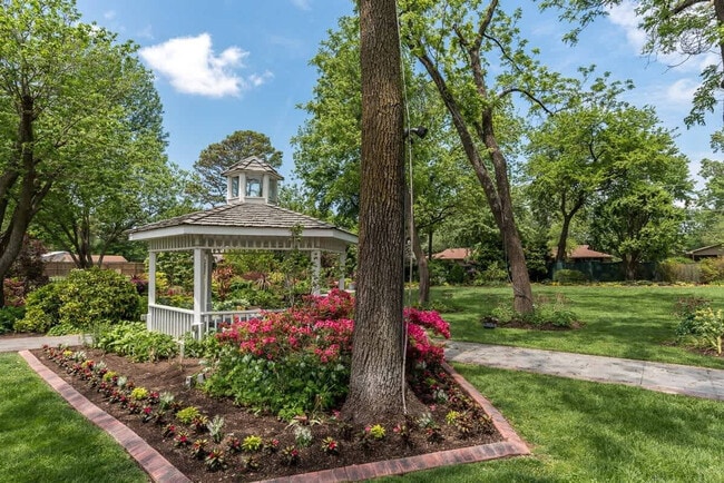 Photo - 303 NW F St Unidad ID1241333P