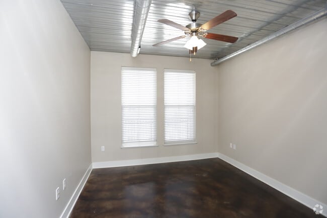 1BR, 1BA - B1_750 SF