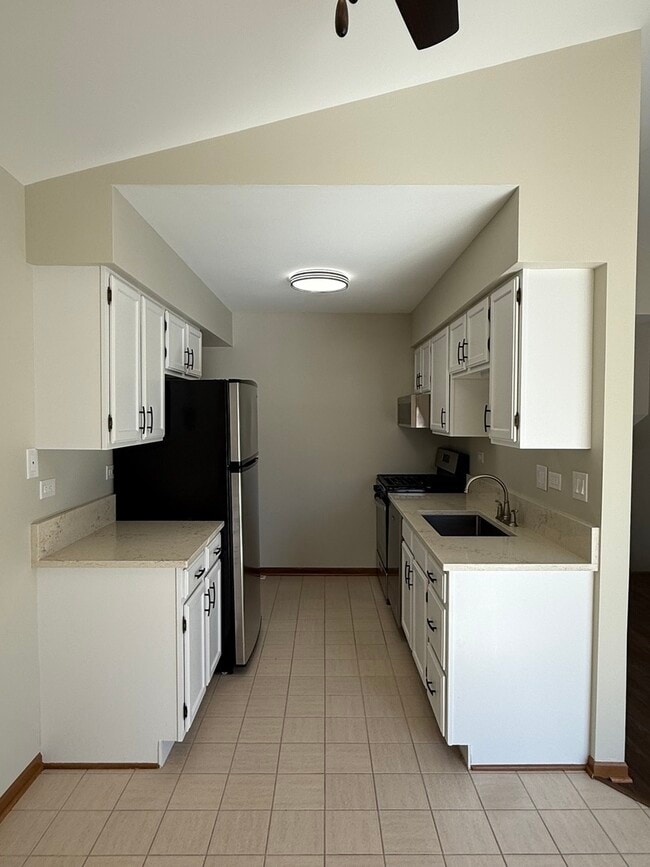 Photo - 39 Spuhler Dr Unit 39