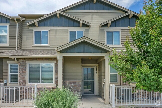 Building Photo - $2,300.00 - 3 Bedrooms, 2.5 Bathroom, Town... Rental
