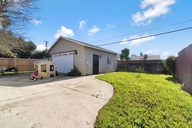 Photo - 1218 E Garland Ave