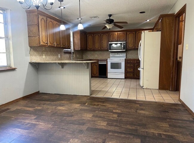 Photo - 15604 Gaddy Rd