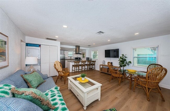 Photo - 504 70th Ave