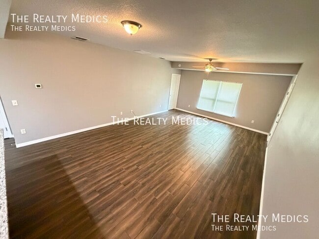 Photo - 2615 Fair Oaks Dr