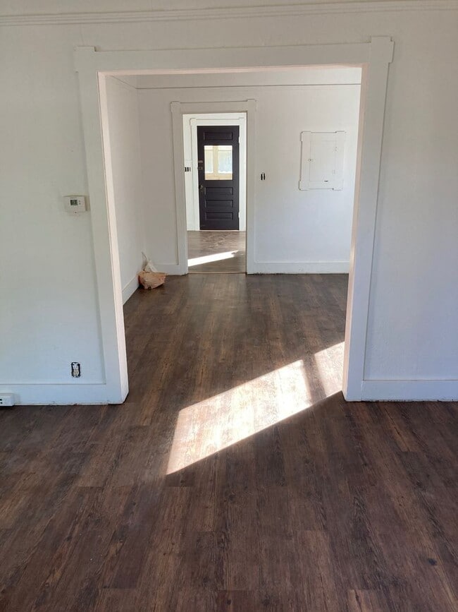 Building Photo - COLLEGE PRE-LEASING