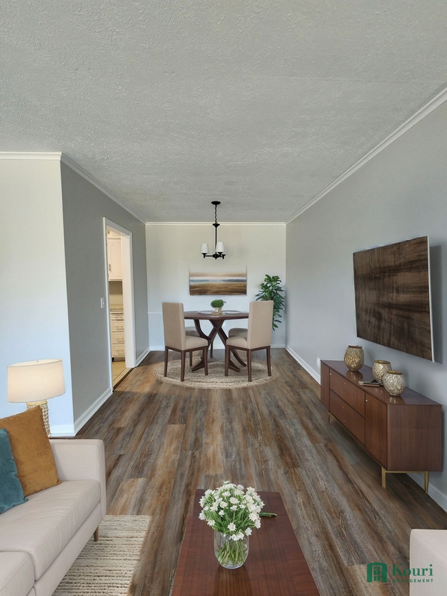 Colonial Plaza Apartments
