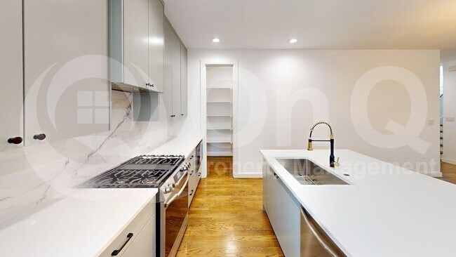 Photo - 1552 Cosette Dr