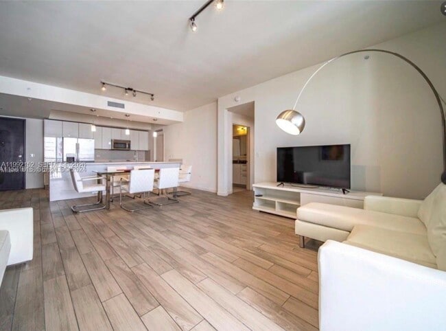 Photo - 999 SW 1st Ave Unit 2105